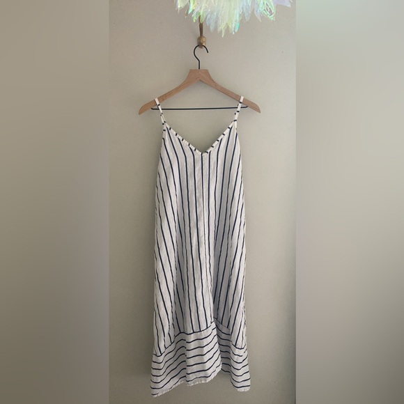 Striped Sleeveless Dress - Picture 4 of 5